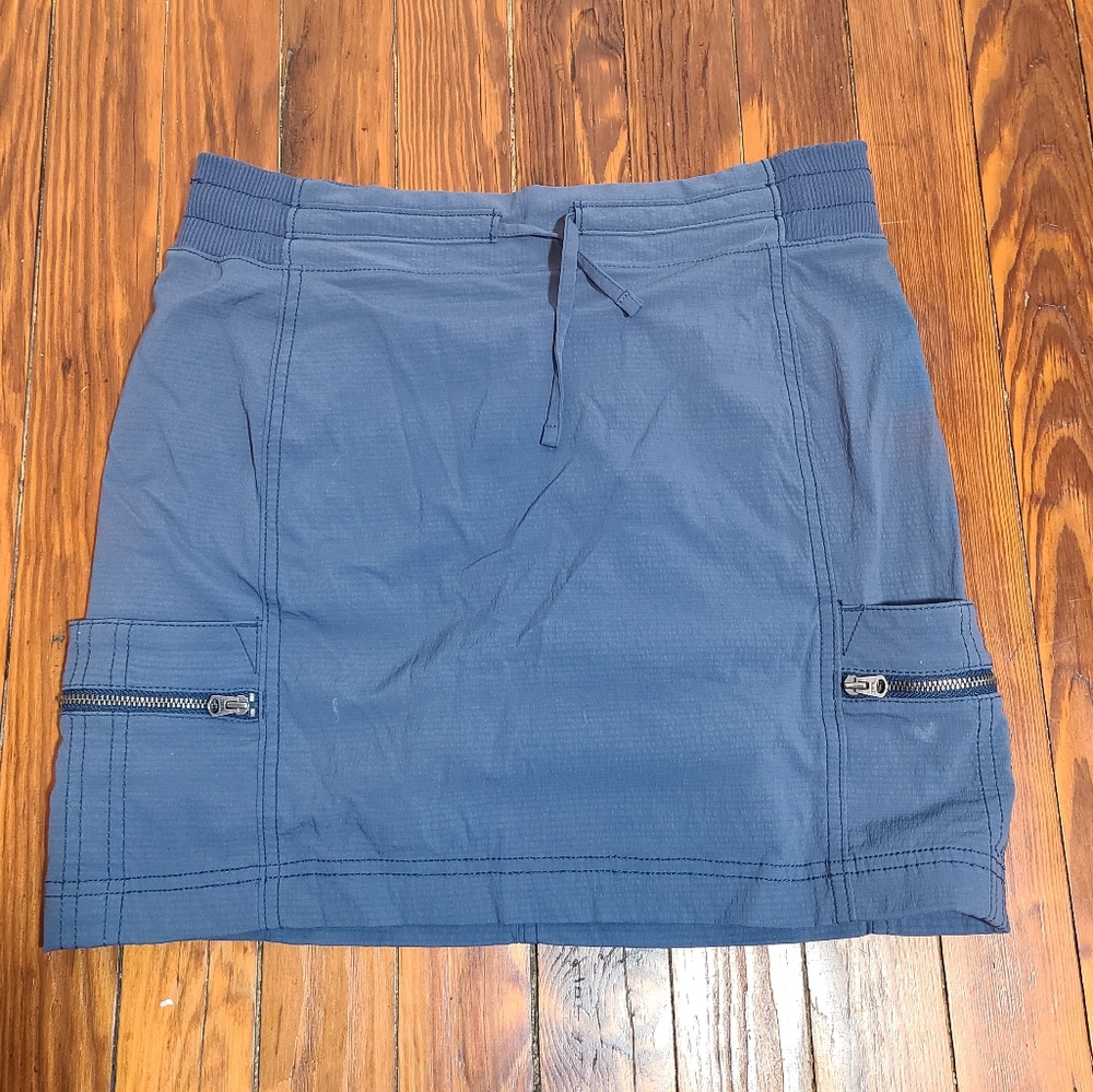 Athleta skirt/skort, Denim Blue Color, Size 4